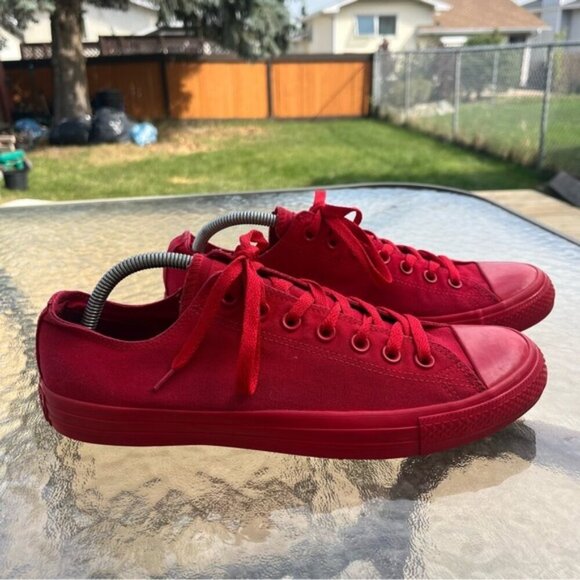 Converse Chuck Taylor All Star Low Tops Red Size Men's 10, Women's 12 - Picture 1 of 12